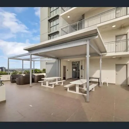River View Apartment In Brisbane With Parking Exterior photo