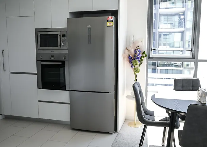River View Apartment In Brisbane With Parking