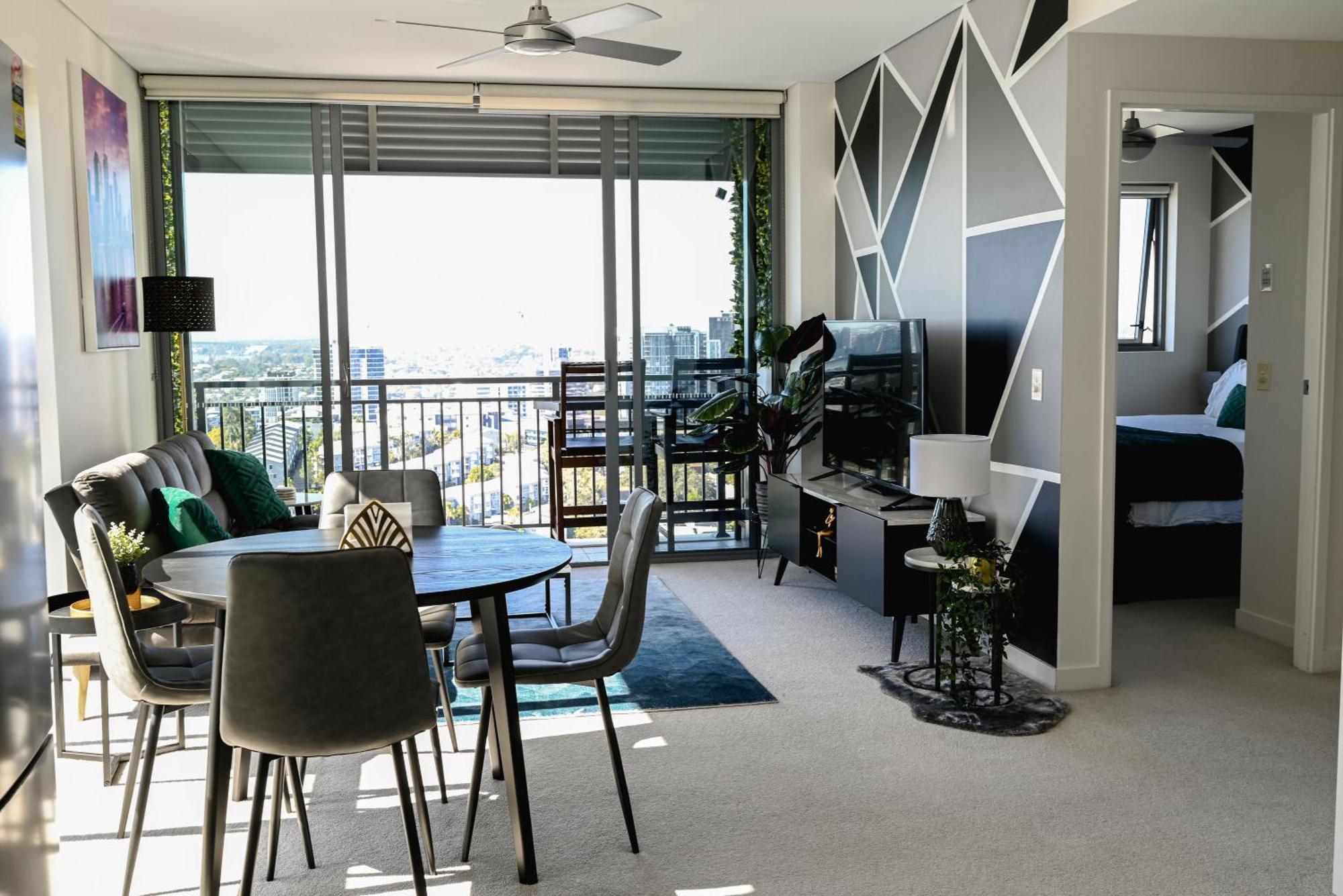 River View In With Parking Apartment