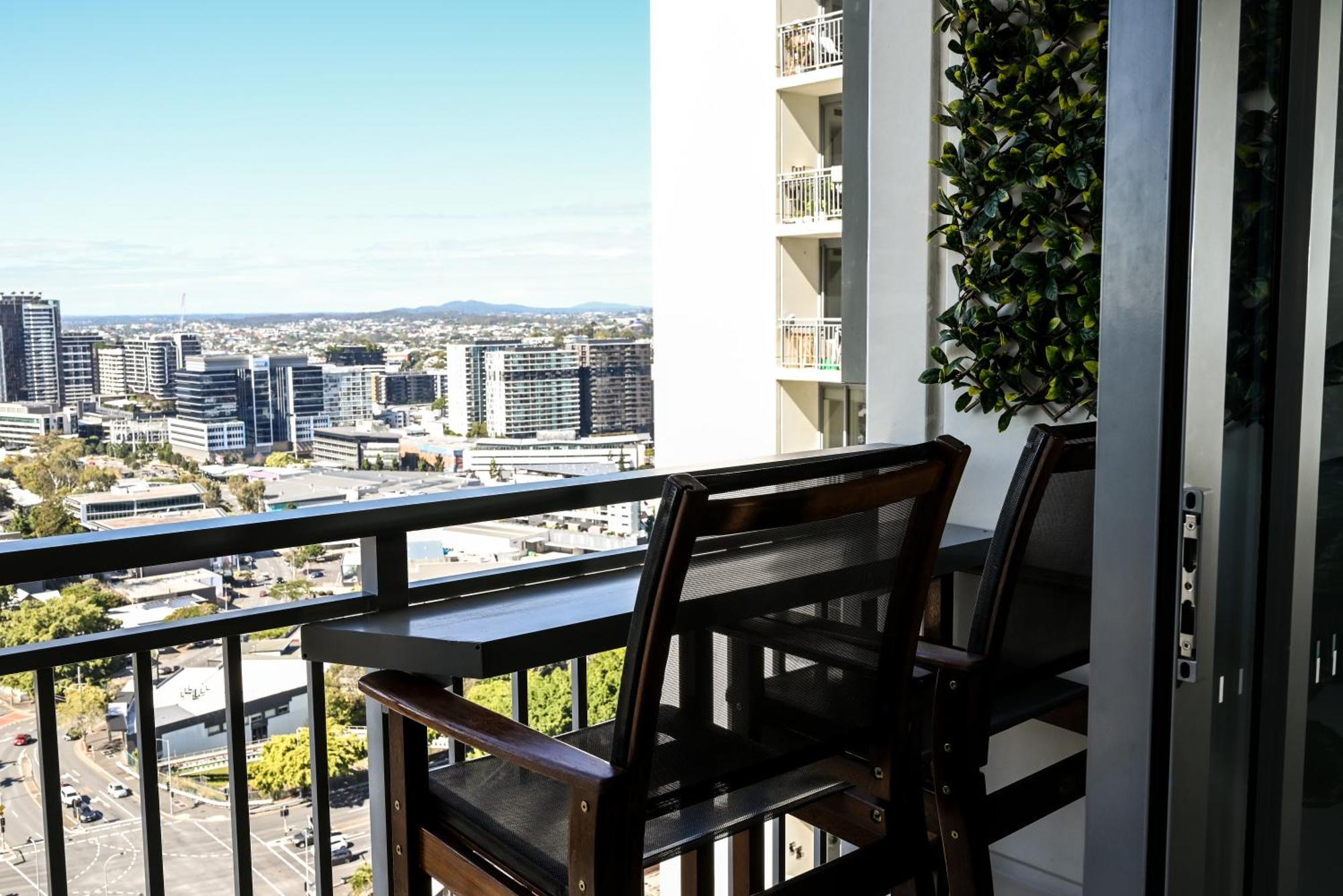 Apartment River View In With Parking *