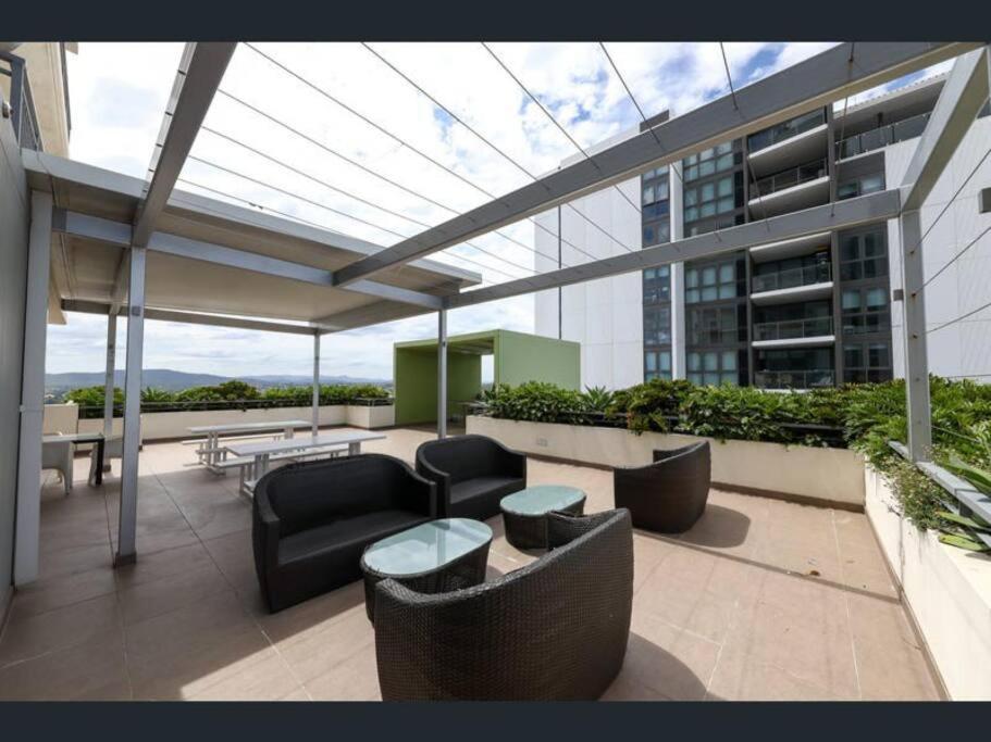 River View In With Parking Apartment